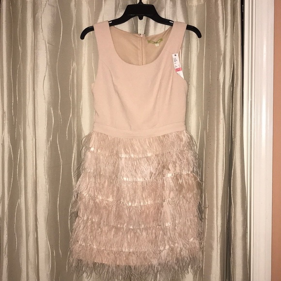 Gianni Bini Dresses & Skirts - Gianni Bini pink feather cocktail dress